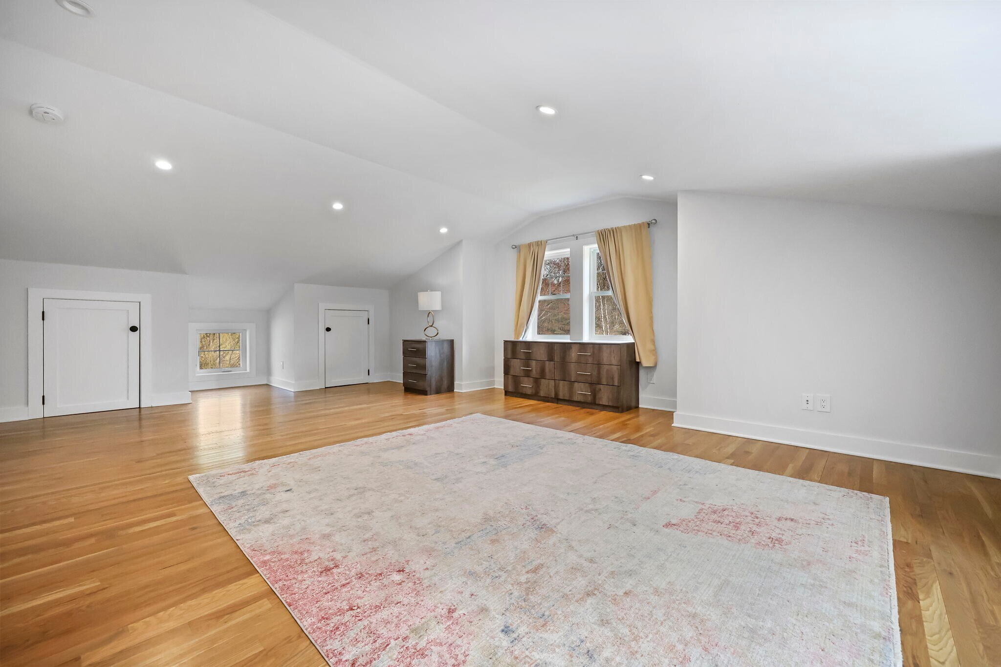 Building Photo - 39 Hunting Ridge Rd