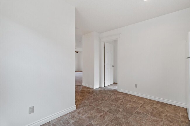 Building Photo - 1 Bedroom w/office space In Corbett/Lair H...