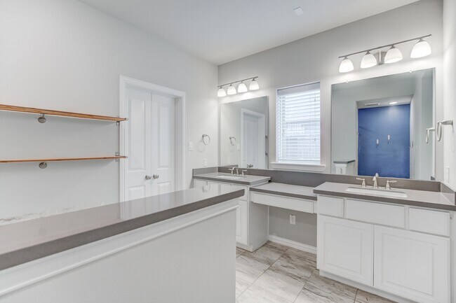 Building Photo - 30622 Zerene Trce