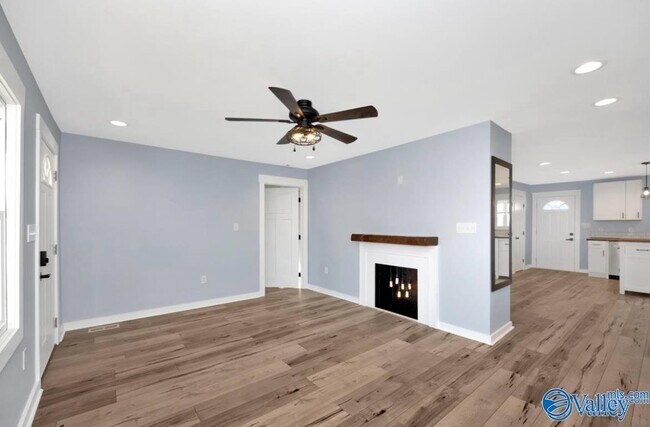 Building Photo - 3904 Cypress Ave SW