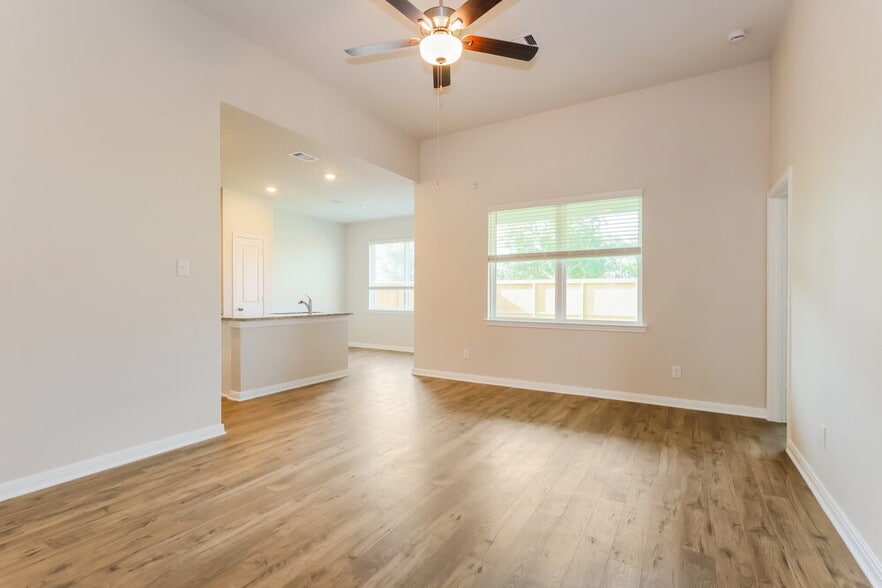 Building Photo - 412 San Miguel Crk Dr