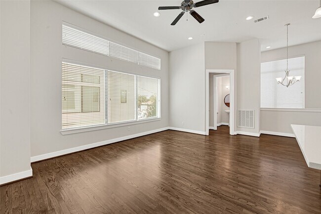 Building Photo - 72 N Hutcheson St