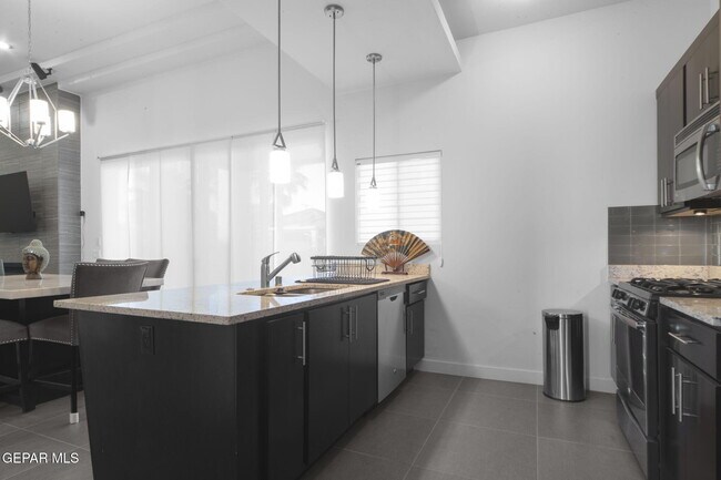 Building Photo - 5973 Cartagena Cir