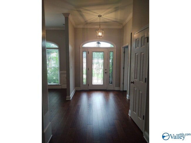 Building Photo - 3102 Connomara Ct SE