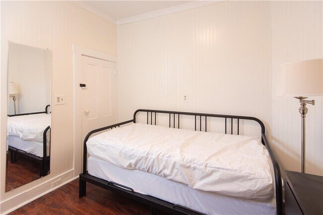 Building Photo - 11 Brewer St