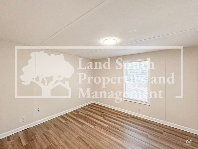 Building Photo - 1977 Meadow Oak Cir