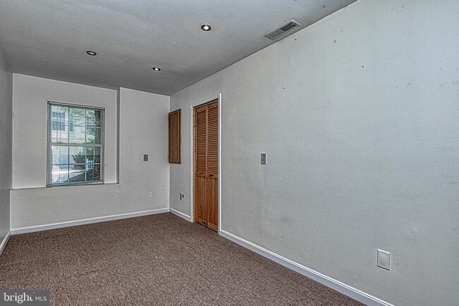 Building Photo - 9400 Van Arsdale Dr