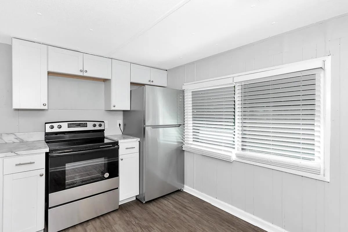 Building Photo - 415 W Limestone Rd