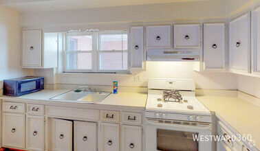 Building Photo - 2 Bed / Portage Park / Available March 1st...