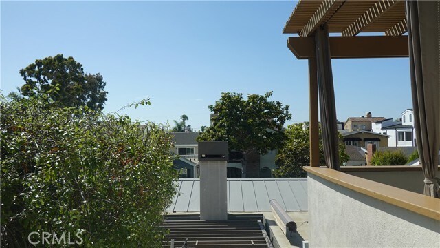 Building Photo - 604 Poinsettia Ave