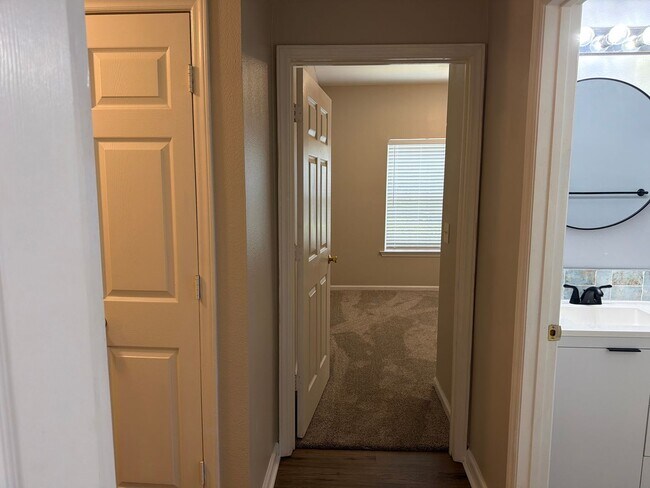Building Photo - Three Bedroom Updated First Floor Condo at The Legends
