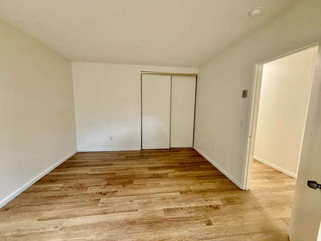 Building Photo - Alki Shores Condominiums - Alki Beach