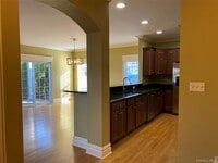 Building Photo - 16 Nicole Ct