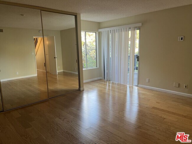 Building Photo - 5045 Maytime Ln