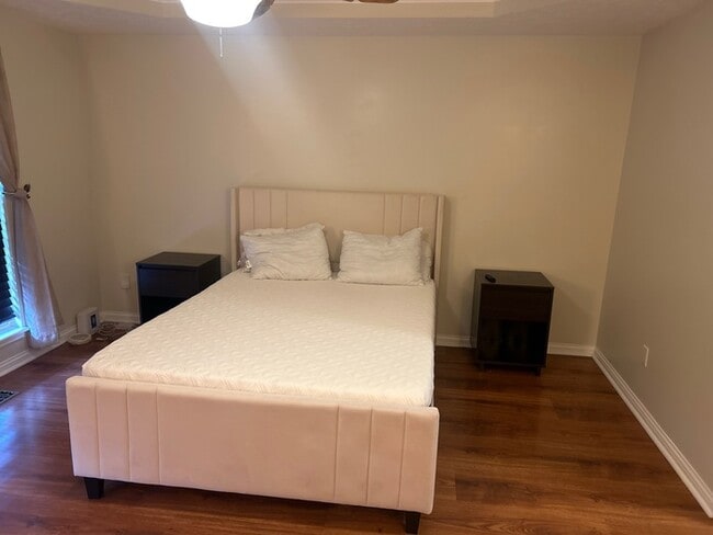 Building Photo - Welcome to 4 Bedroom and 3.5 Bath Home In ...