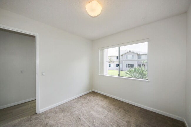 Building Photo - 95-1055 Kaapeha St #145