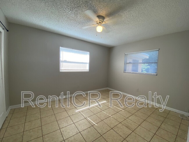 Building Photo - 500 N Mars Ave