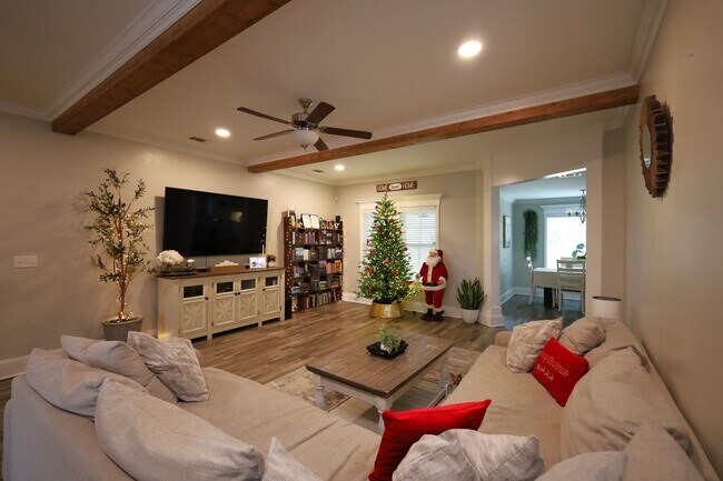 Building Photo - 3816 Renee Pl