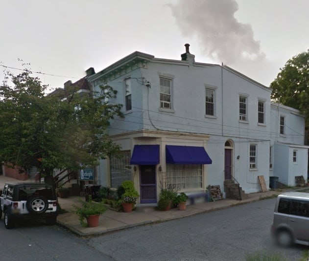 Outside shot - 1313 N Scott St