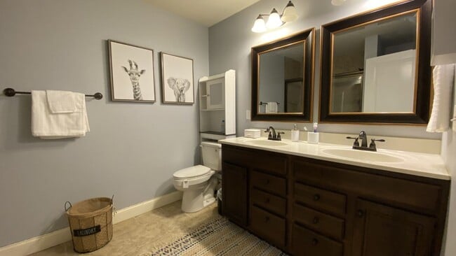 Building Photo - Gorgeous 3 Bedroom, 2 Bathroom Home in Woodridge Estates