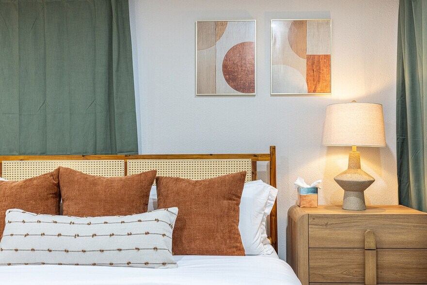 Building Photo - 839 Patchett St