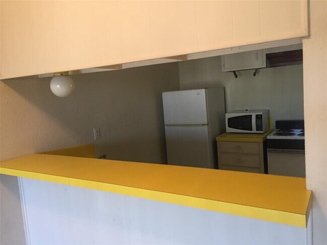 Building Photo - 630 Maiden Ln