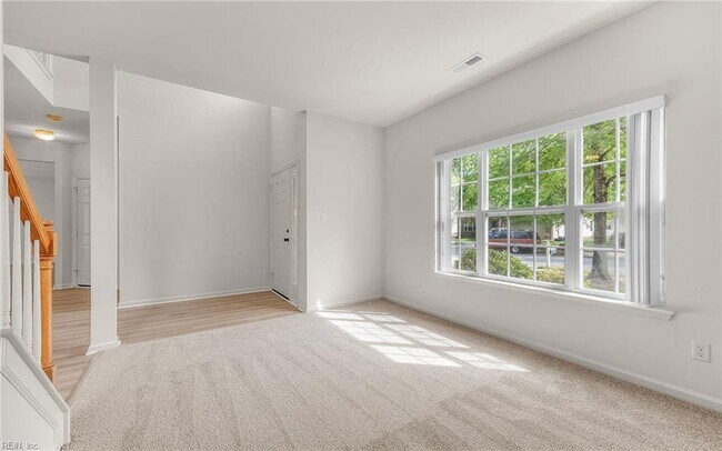 Building Photo - 310 Canaan Cir