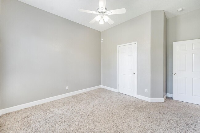 Building Photo - 7015 Yardley Dr