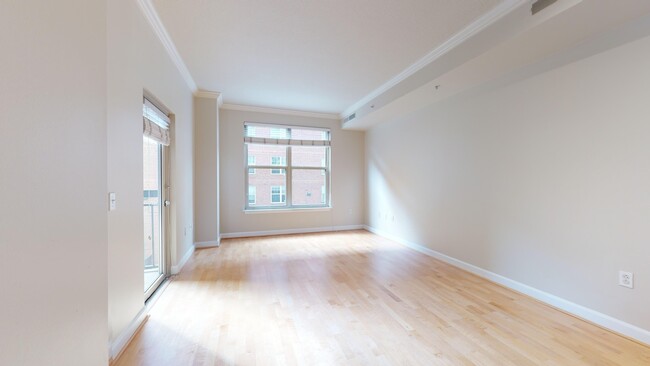 Building Photo - Logan Circle One Bedroom With Private Balc...