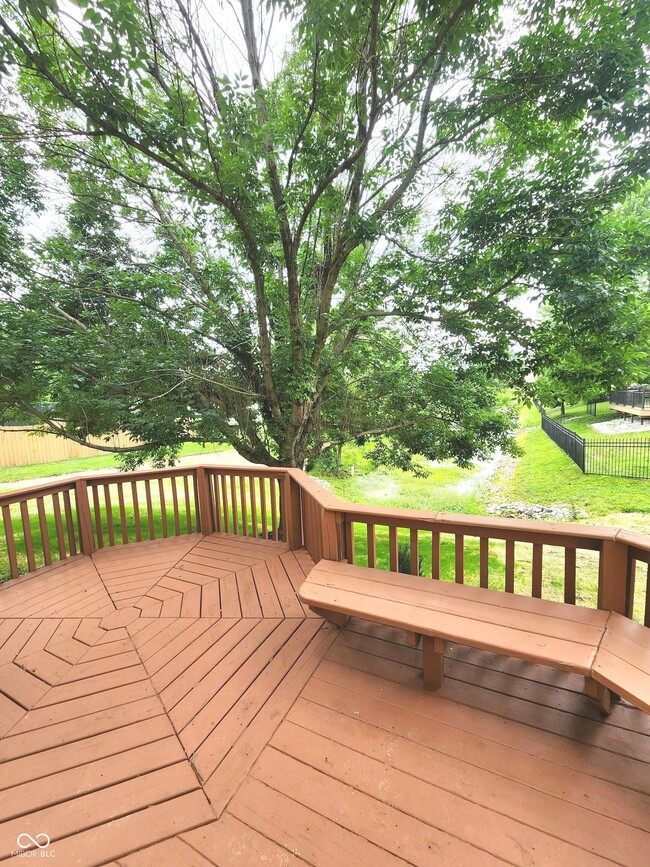 Building Photo - 924 Thornwood Dr