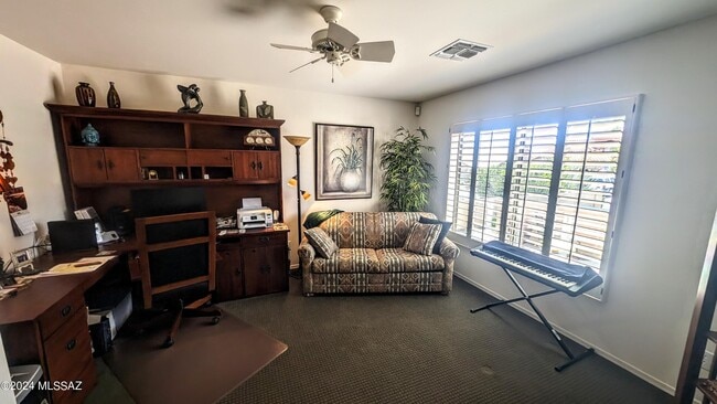 Building Photo - 39019 S Moonwood Dr