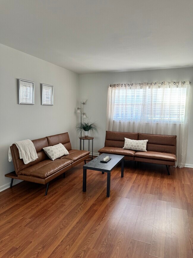 Primary Photo - 7035 Cedarhurst Dr