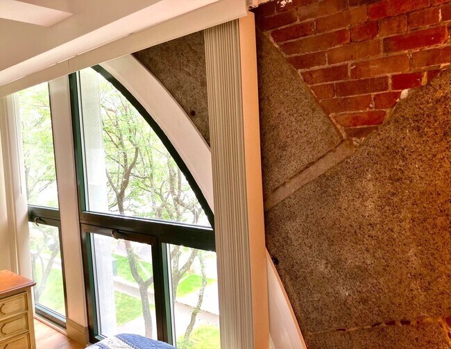 Building Photo - 42 8th St