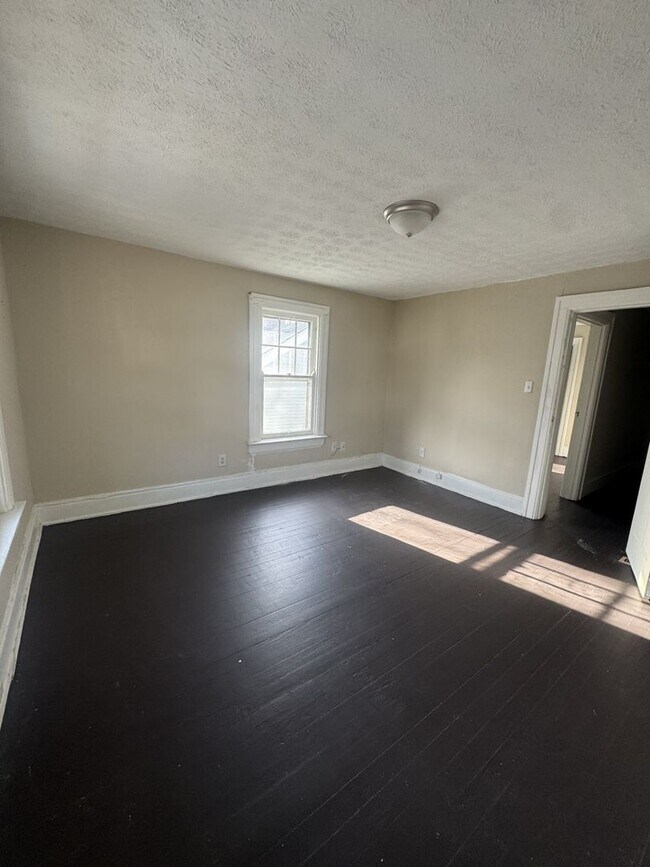 Building Photo - 263/265 S HEDGES ST