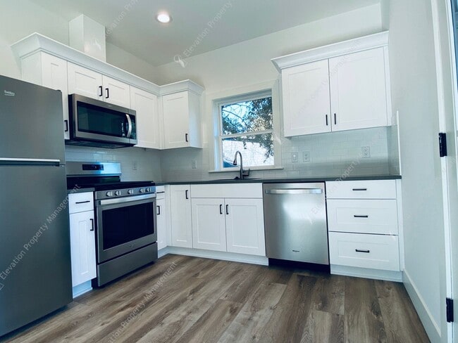 Building Photo - Modern 1 BR ADU near Downtown Bend - utilities included!