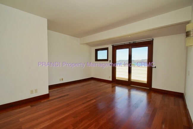 Building Photo - 63 Glen Dr