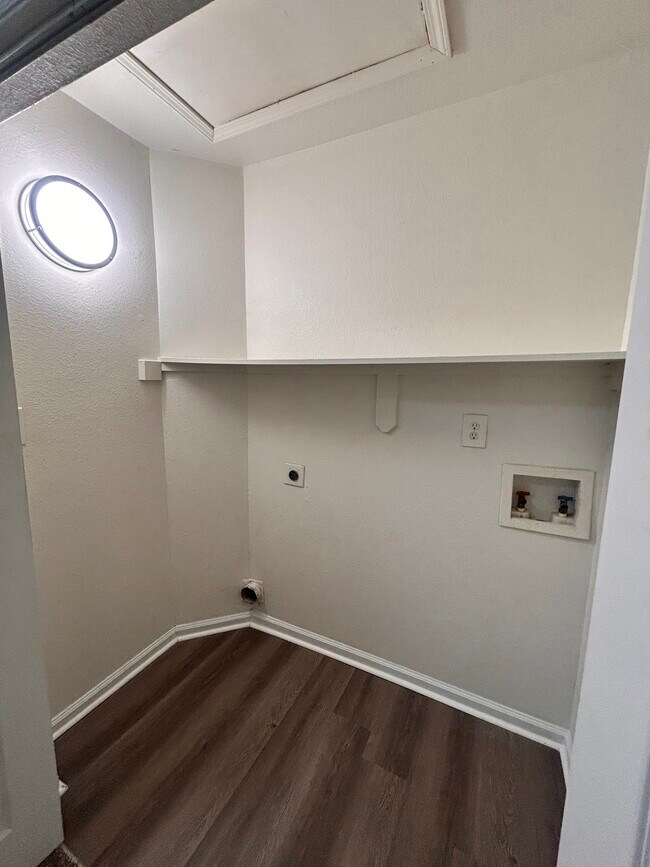 Building Photo - 1251 Fords Pointe Cir