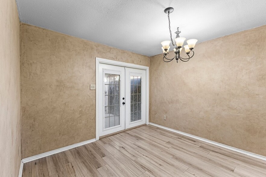 Building Photo - 2100 Kipling Dr