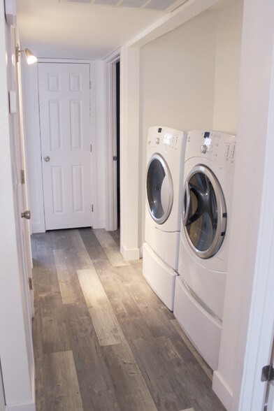 Building Photo - 202 Bruce Way