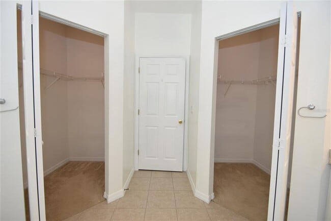 Building Photo - 11 Ellsworth Dr