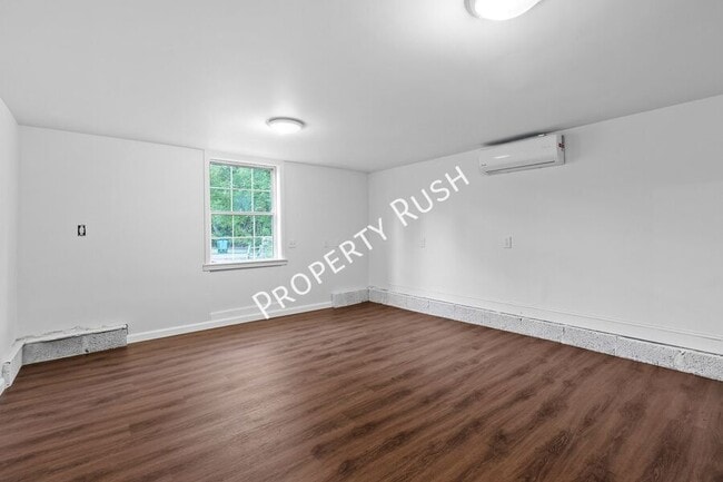 Building Photo - 3404 Frawley St
