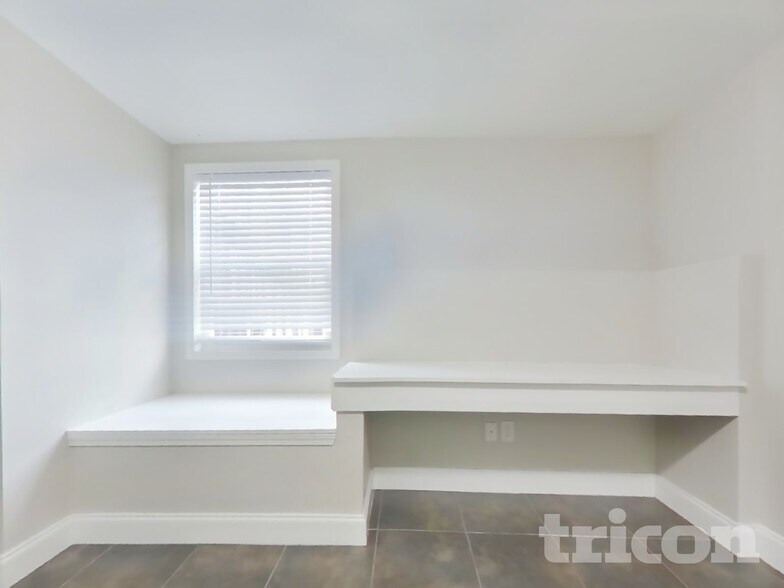 Building Photo - 104 Legend Creek Hollow