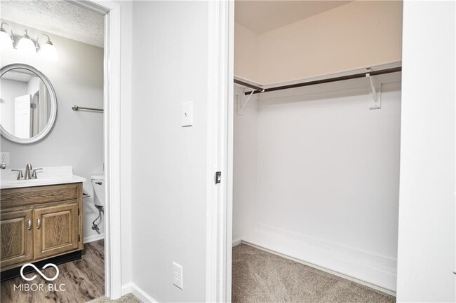 Building Photo - 802 Westridge N Dr