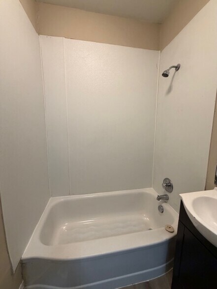 Building Photo - 1408 Harding St