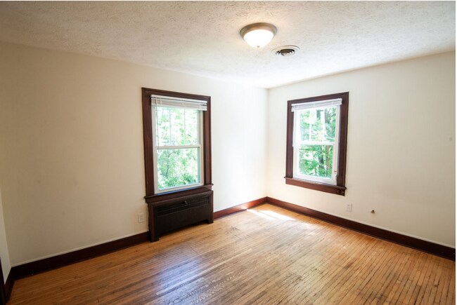 Building Photo - 706 N Washington St