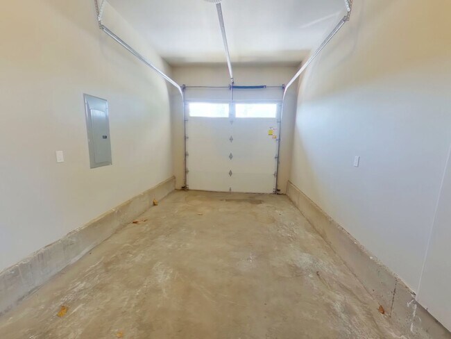 Building Photo - 335-337 NW 18th St.