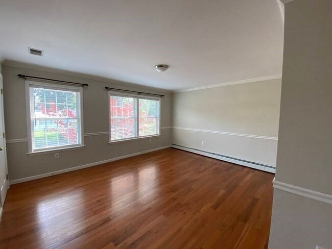 Building Photo - 37 Glen Ave