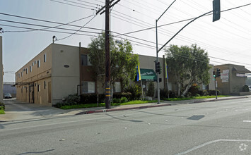 Building Photo - 13444-13460 Prairie Ave.