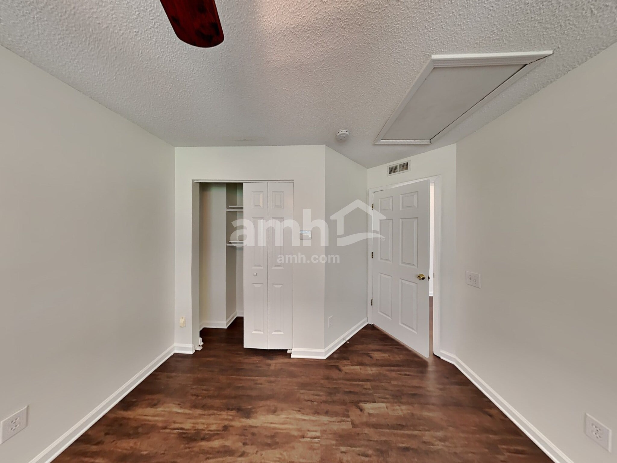 Building Photo - 11200 Longhedge Ln