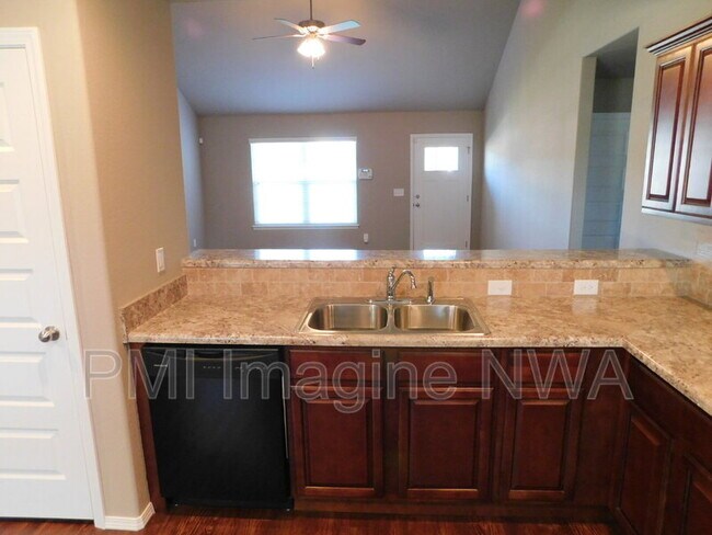 Building Photo - 1142 S Gentle Valley Dr